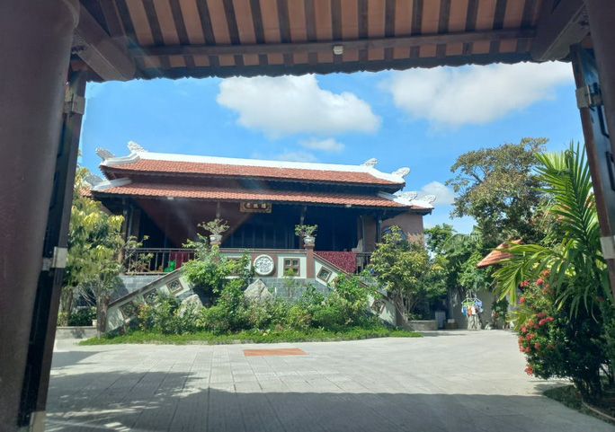 Vì[-]sao[-]"biệt[-]phủ"[-]xây[-]trái[-]phép[-]ở[-]Thừa[-]Thiên-Huế[-]chưa[-]tháo[-]dỡ?